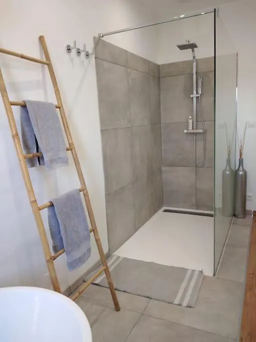 Loft Avec Piscine Privee En Campagne Proche Saint Remy De Provence Villa Maillane 0*,  France